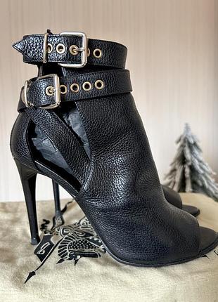 Ботильони burberry