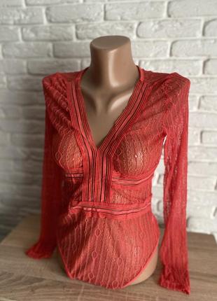 Красное кружевное боди