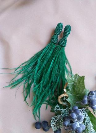 Вечерние серьги из перья зелёные, воздушные лёгкие украшения1 фото