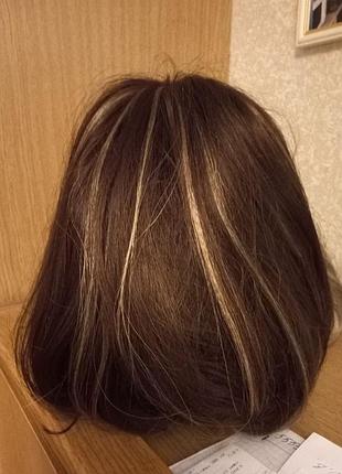 Красива перука парик