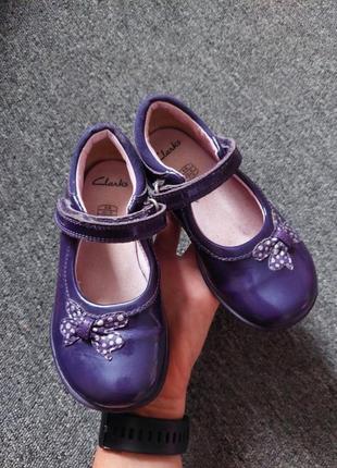 Стильний набір взуття для дівчинки2 фото
