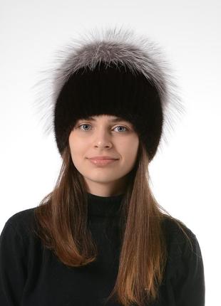 Жіноча зимова в'язана шапка з помпоном2 фото