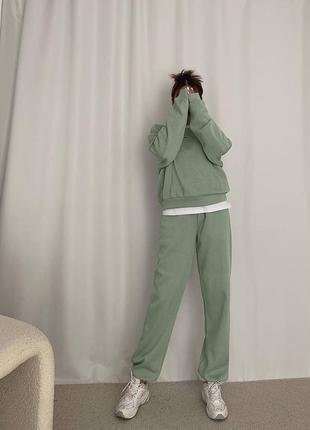 Костюм тройка