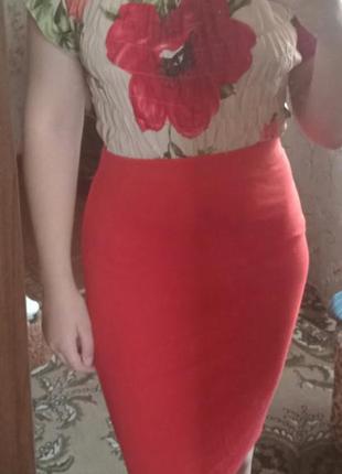 Червона спідниця / спідниця