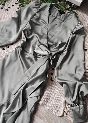 Оливкова асиметрична сатинова сукня new look3 фото