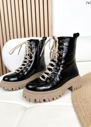 Демі черевики, чорні, натуральна лакована шкіра