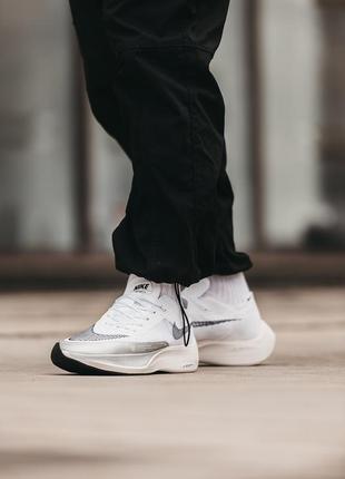 Nike air zoom vaporfly white, мужественные кроссовки найк зум бнлые, кроссовки мужские найм аир зум весна лето3 фото