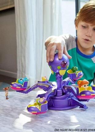 Игровой набор mattel disney pixar toy story terrorantulus playset история игрушек 4 карусель (gdg00)5 фото