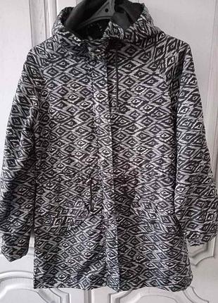 Курточка ветровка