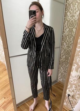 Брючный костюм в полоску от h&m