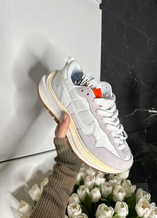 Кроссовки sacai vaporwaffle white cream