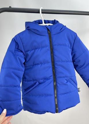 Демісезонна куртка для хлопчика з різками діно синя на флісі подовжена з капюшоном3 фото
