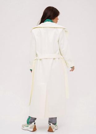 Молочное классическое пальто с поясом3 фото