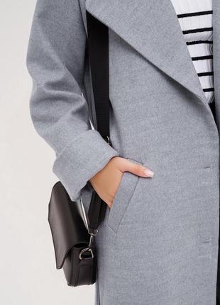 Сіре класичне пальто з поясом4 фото