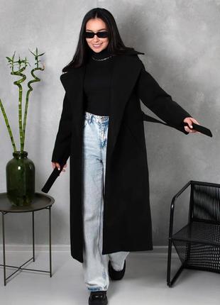 Черное классическое пальто с поясом1 фото