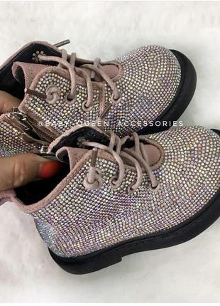 Продам ботинки