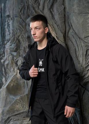 Мужская куртка из soft shell с капюшоном черная весенняя осенняя | ветровка водонепроницаемая демисезонная10 фото