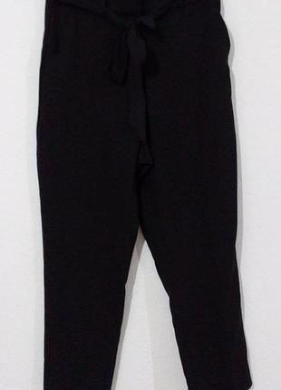 Завужені еластичні брюки з поясом