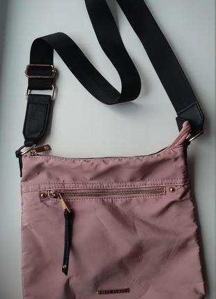 Спортивна сумка крос-боді на широкому ремінці