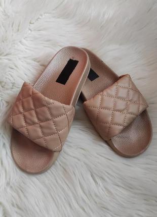 Шлепанцы шлепки босоножки дутики (38-38,5)