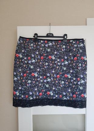 Стильна спідниця в квіти батал mollomo