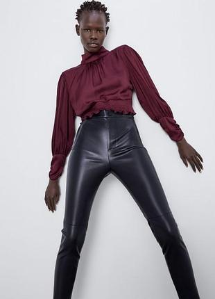 Блуза с открытой спиной zara