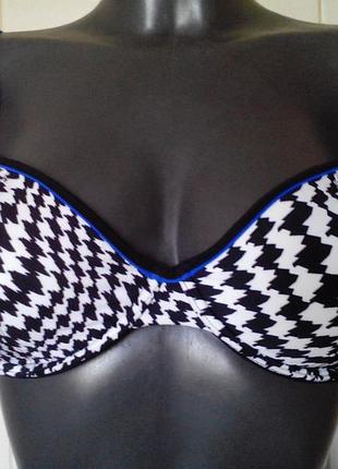 Оригинальный, качественный,сертифицированный спортивный купальный бюст sloggi,80 d