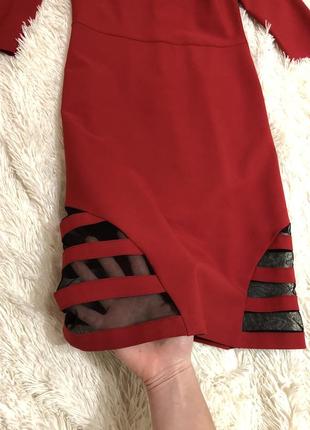 Червоне плаття