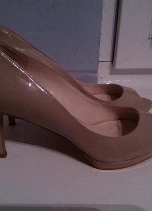 Лаковые туфли фирмы nine west,р.37,высота каблука 8см.