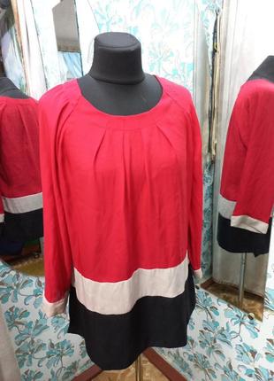 Яскрава стильна туніка