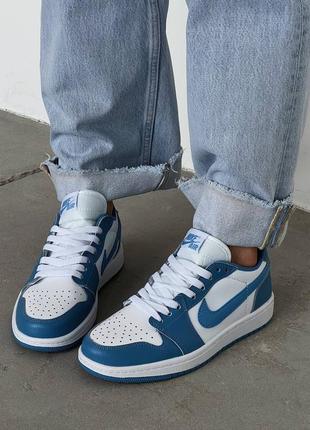 Классные женские кроссовки nike air jordan retro 1 low white/blue белые с голубым