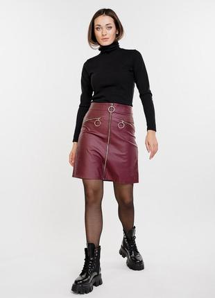 Кожаная бордовая мини юбка на молнии / из эко кожи2 фото