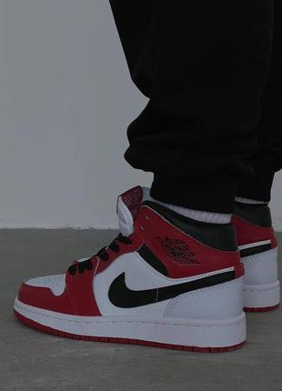 Шикарные женские высокие кроссовки nike air jordan retro 1 high red white красные с белым6 фото