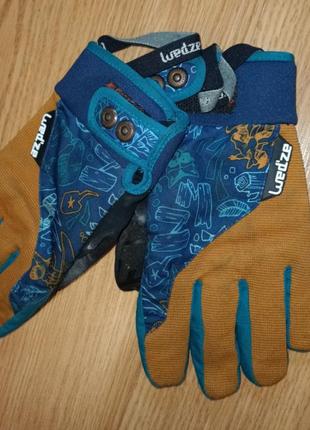 Лыжные перчатки wedze, на 10 лет1 фото