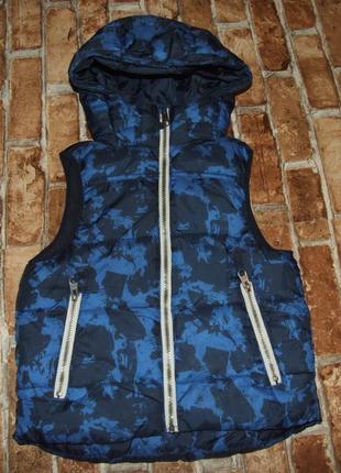 Жилетка тепла хлопчику 6-8 років