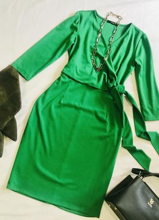 Сочное зелёное платье бренда piena