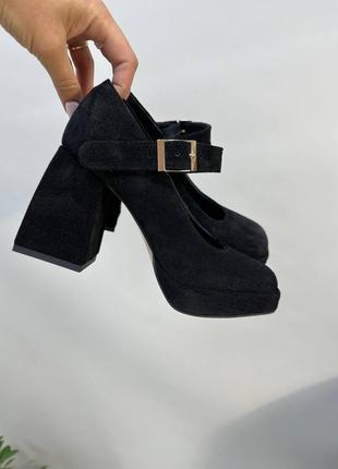 Чёрные замшевые туфли мери на квадратном каблуке много цветов10 фото