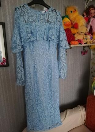 Дуже ніжне і красиве плаття дорогого бренду, кружево і підкладочкп, ніжний блакитний колір