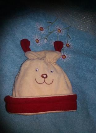 Модная шапочка  теплая с вышитой мордочкой