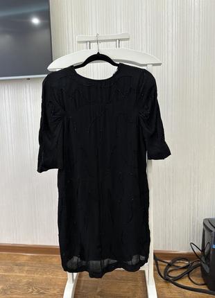 Черное платье mango suit с бисером