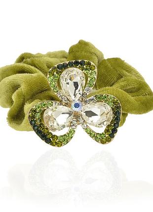 Велюровая резинка для волос с украшением 551607