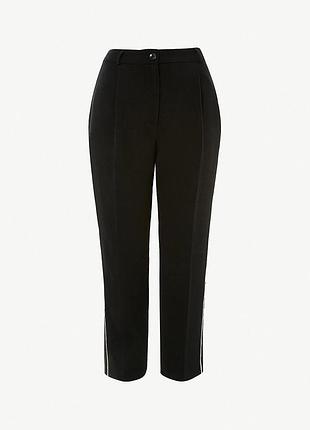 Стильные укороченные брючки с лампасами