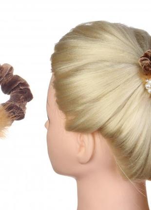 Резинка для волос вельветовая со стразами и опушкой