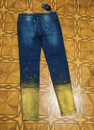 Стильные, крутые классические джинсы с золотым напылением3 фото