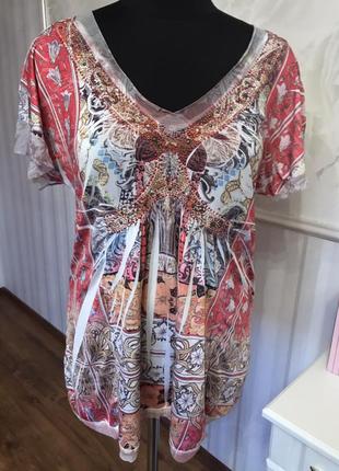 Цікава трикотажна блуза зі стразиками розмір м, наш 48-50.