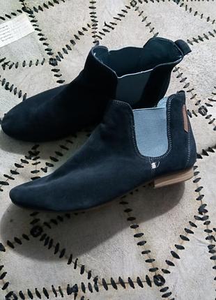 Класні якісні замшеві черевики-челісі. унісекс
