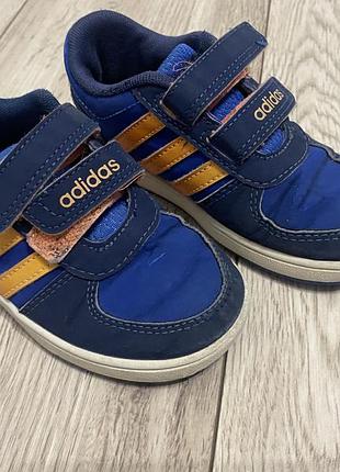 Adidas кроссовки 26р