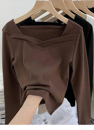 Кофта женская коричневая однотонная на длинный рукав с вырезом в зоне декольте качественная стильная трендовая