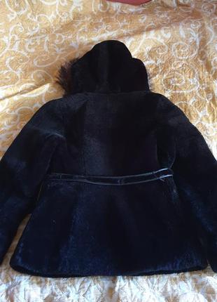 Продам жіночу шубу з натурального мутона в чудовому стані.