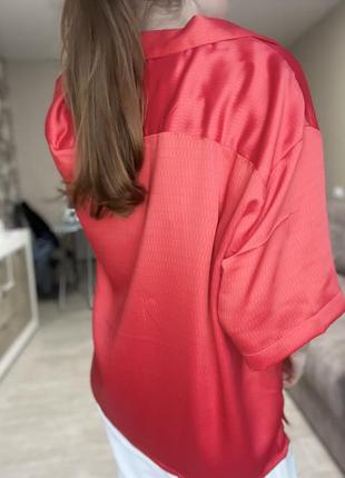 Атласна сорочка нереально красивого червоного кольору з невеличким принтом від jjxx😍😍😍5 фото